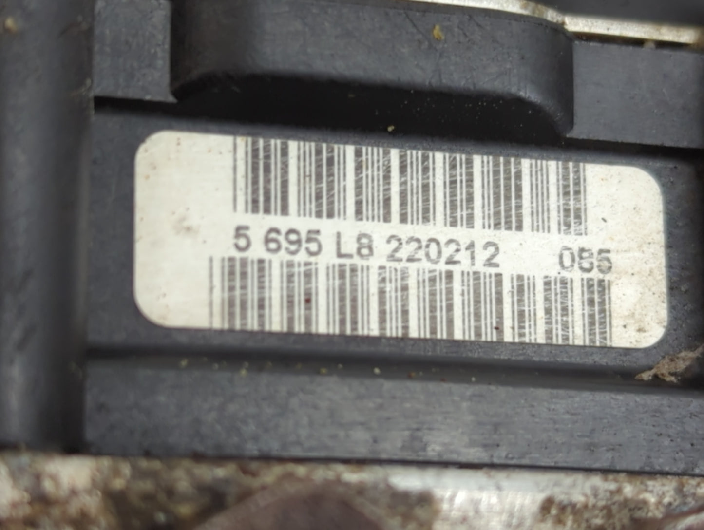 2009-2014 Gmc Yukon Xl 1500 ABS Pump Control Module Replacement P/N:5 695 L8 Fits Fits 2009 2010 2011 2012 2013 2014 OEM Use