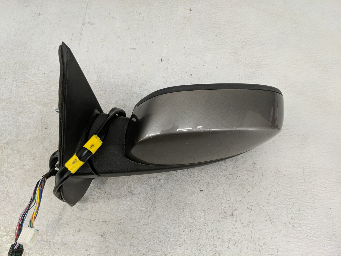 2009-2014 Gmc Yukon Xl 1500 Side Mirror Replacement Driver Left View Door Mirror P/N:20843199 Fits OEM Used Auto Parts - Oem