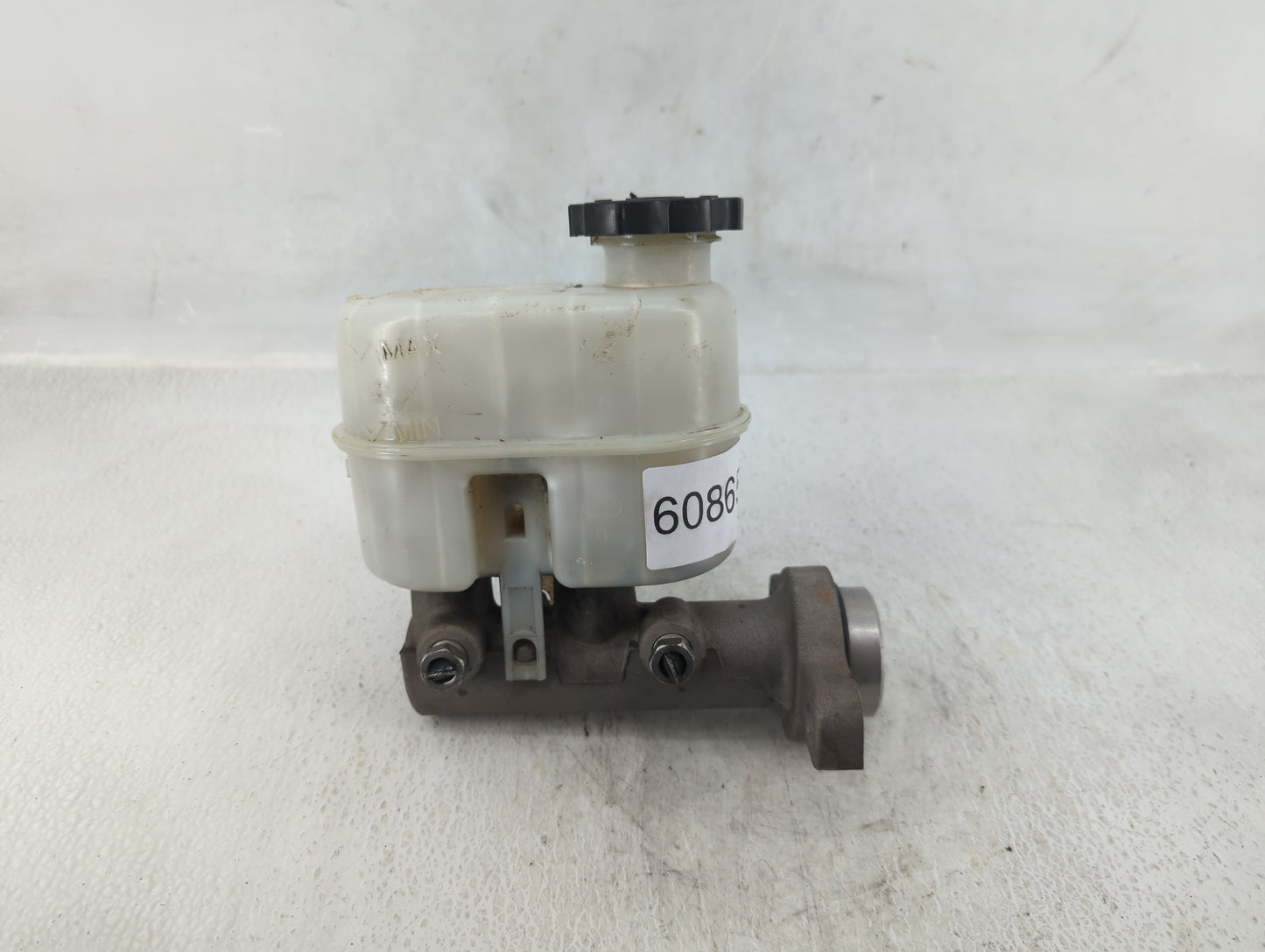 2009-2014 Gmc Yukon Xl 1500 Brake Master Cylinder - Oemusedautoparts1.com