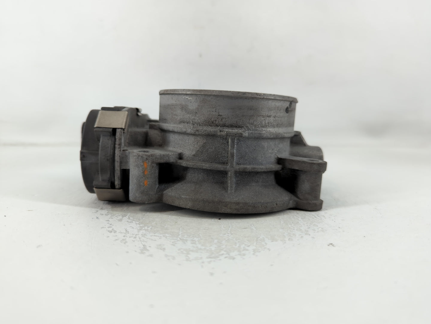 2009-2014 Gmc Yukon Xl 1500 Throttle Body P/N:20190812 673013 Fits Fits 2009 2010 2011 2012 2013 2014 2015 OEM Used Auto Par