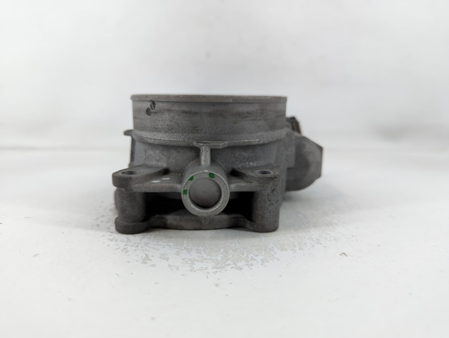 2009-2014 Gmc Yukon Xl 1500 Throttle Body P/N:20190812 673013 Fits Fits 2009 2010 2011 2012 2013 2014 2015 OEM Used Auto Par