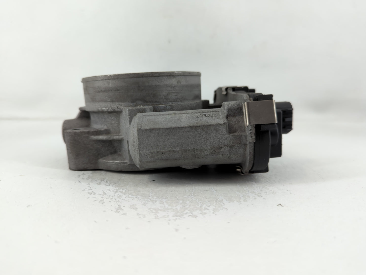 2009-2014 Gmc Yukon Xl 1500 Throttle Body P/N:20190812 673013 Fits Fits 2009 2010 2011 2012 2013 2014 2015 OEM Used Auto Par