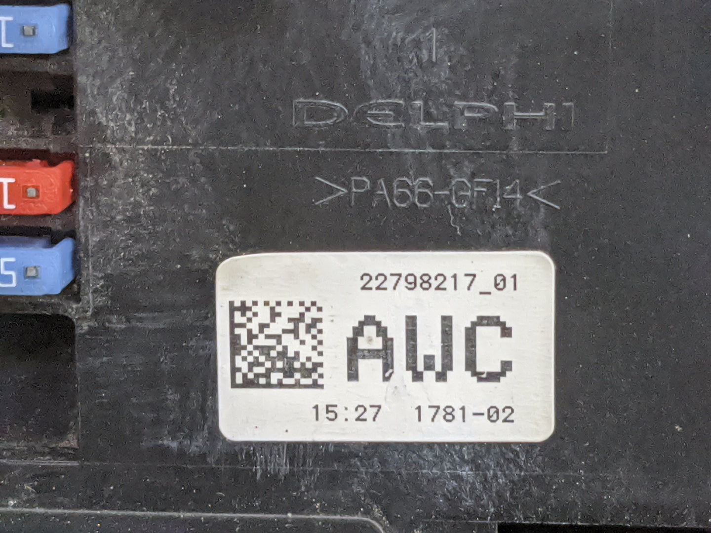2010-2013 Gmc Yukon Xl 2500 Fusebox Fuse Box Panel Relay Module P/N:22798217_01 15328864 Fits Fits 2010 2011 2012 2013 2014 