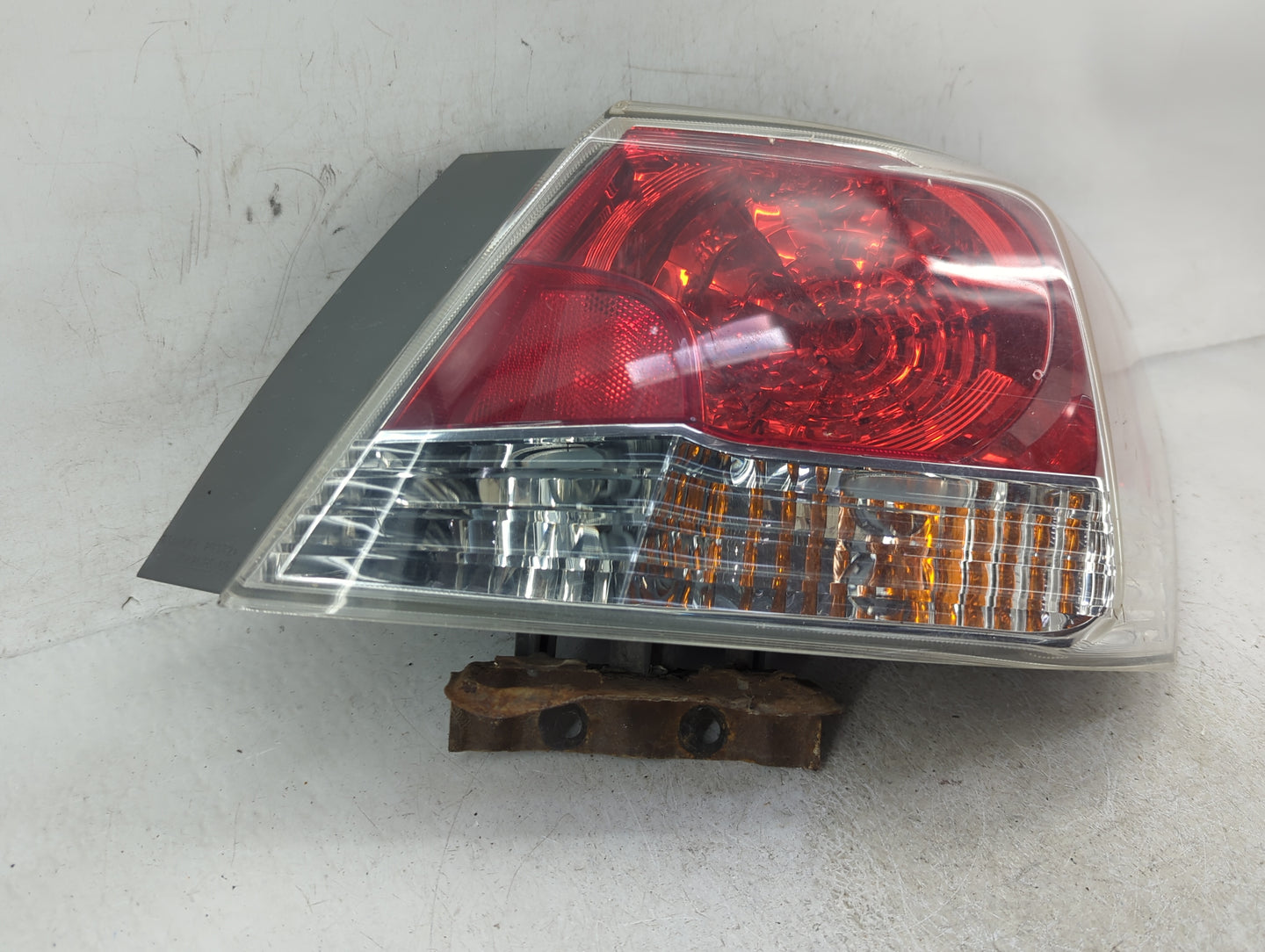 2008-2012 Honda Accord Tail Light Assembly Passenger Right OEM Fits Fits 2008 2009 2010 2011 2012 OEM Used Auto Parts - Oemu