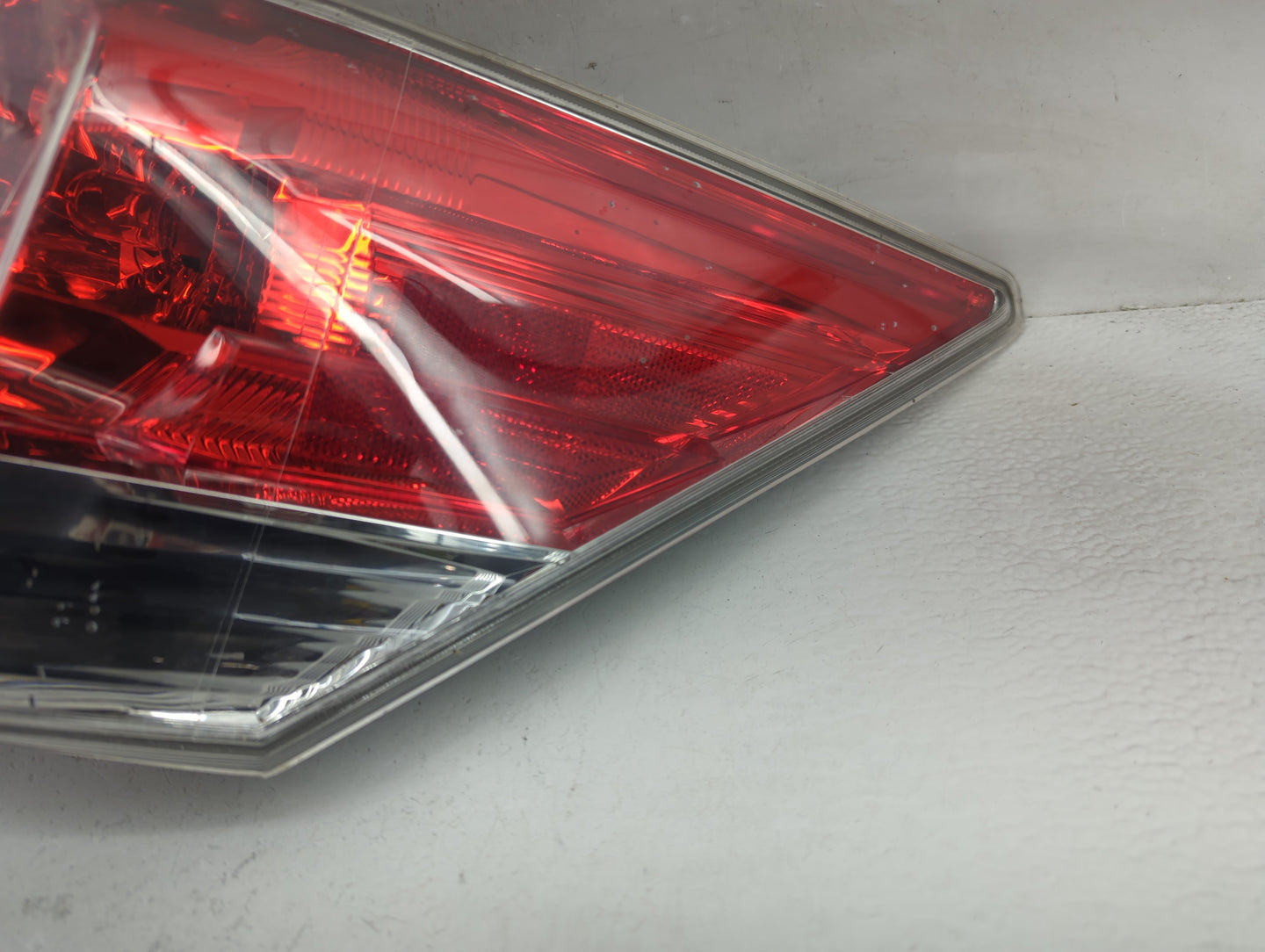 2008-2012 Honda Accord Tail Light Assembly Passenger Right OEM Fits Fits 2008 2009 2010 2011 2012 OEM Used Auto Parts - Oemu