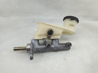 compare product 2008-2012 Honda Accord Brake Master Cylinder 1311279