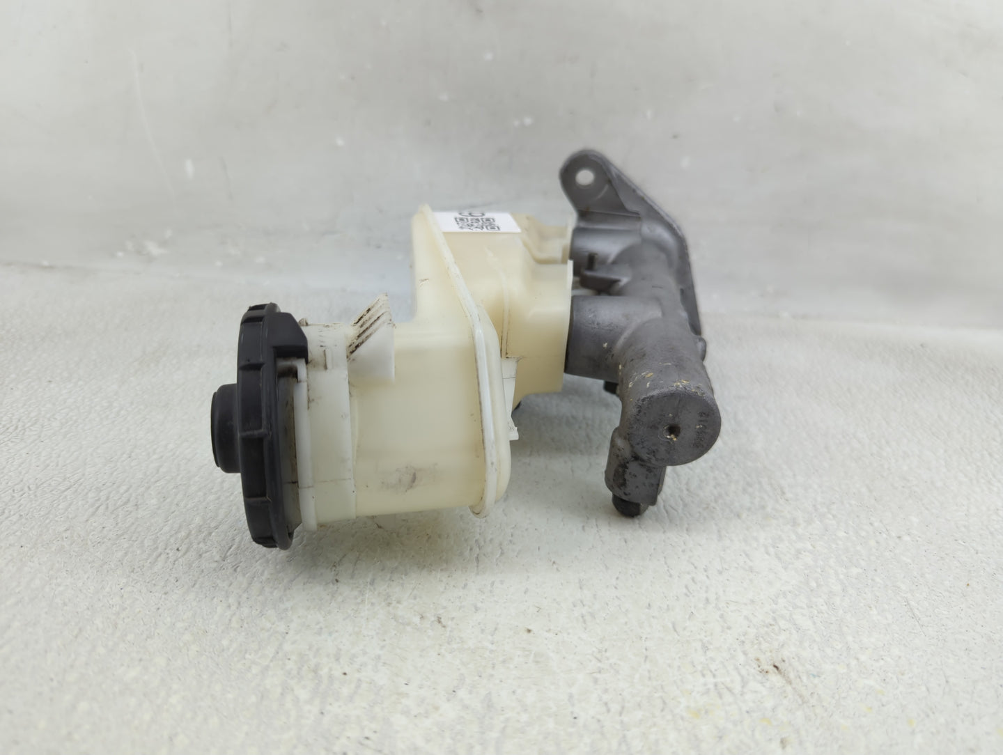 2008-2012 Honda Accord Brake Master Cylinder 1311279 - Oemusedautoparts1.com