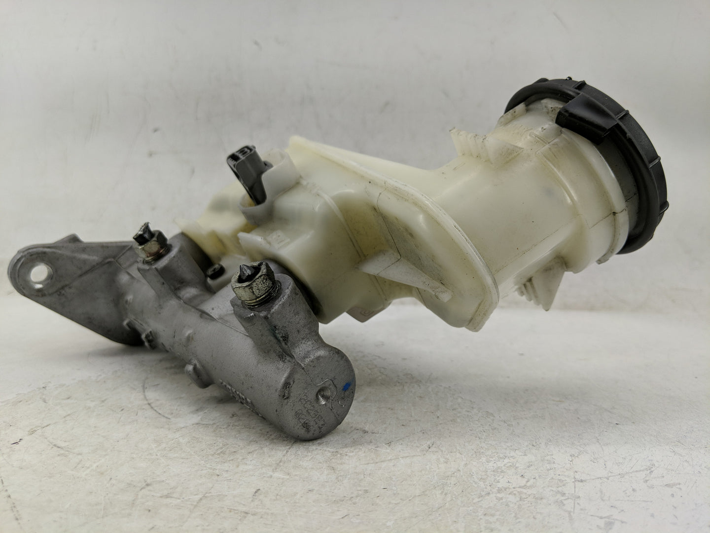 2008-2012 Honda Accord Brake Master Cylinder - Oemusedautoparts1.com