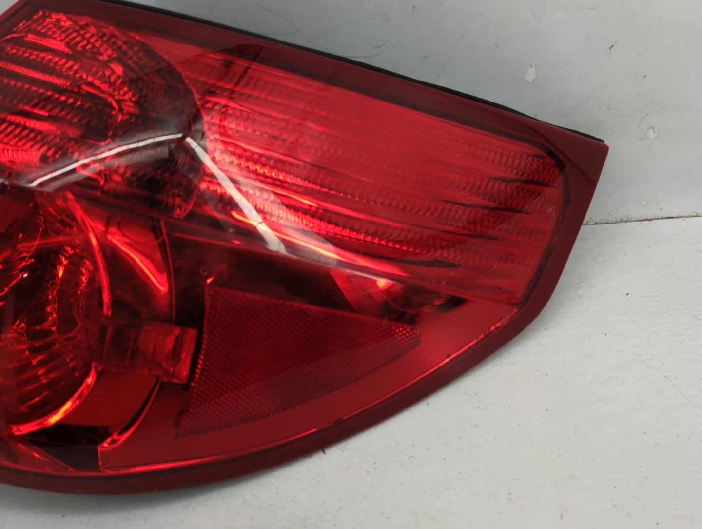 2008-2012 Honda Accord Tail Light Assembly Passenger Right OEM Fits Fits 2008 2009 2010 2011 2012 OEM Used Auto Parts - Oemu