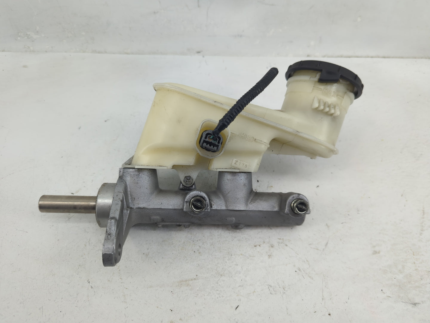 2008-2012 Honda Accord Brake Master Cylinder - Oemusedautoparts1.com