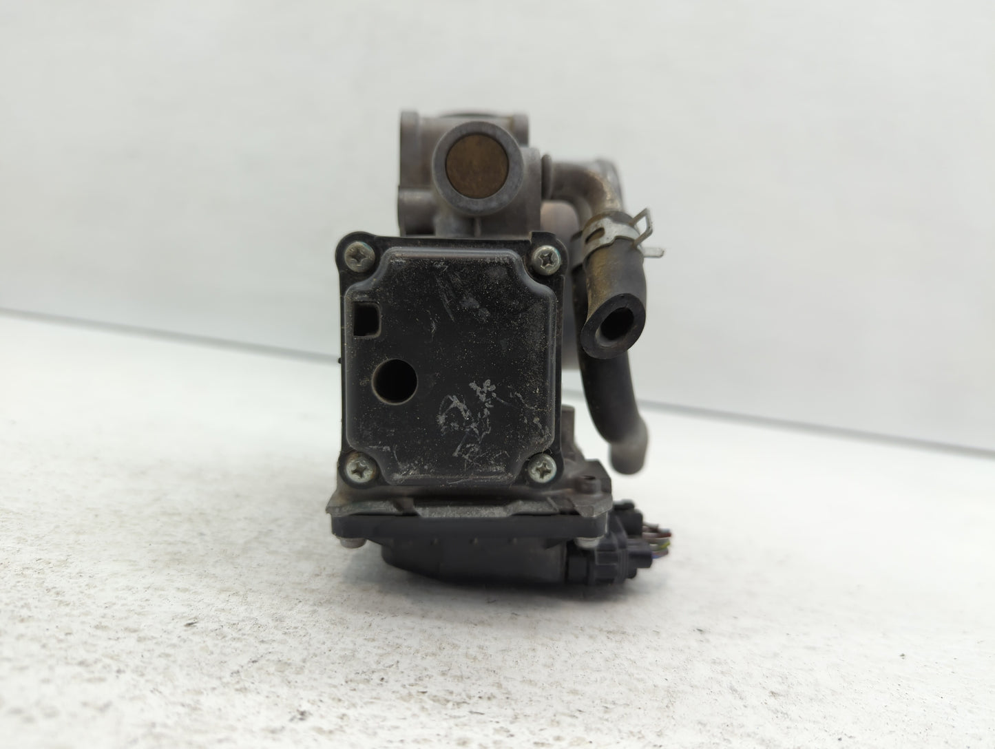 2008-2012 Honda Accord Throttle Body P/N:039483 Fits Fits 2008 2009 2010 2011 2012 OEM Used Auto Parts - Oemusedautoparts1.c