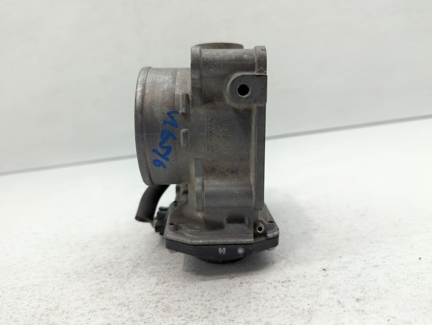 2008-2012 Honda Accord Throttle Body P/N:039483 Fits Fits 2008 2009 2010 2011 2012 OEM Used Auto Parts - Oemusedautoparts1.c