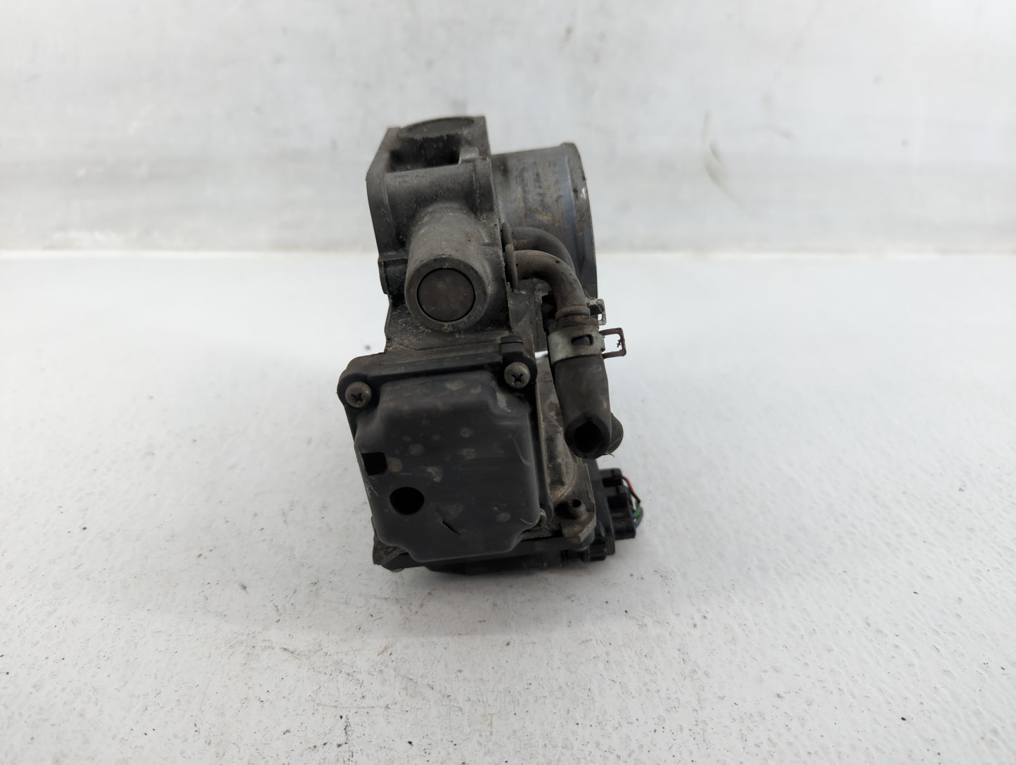 2008-2012 Honda Accord Throttle Body P/N:U32400073947 Fits Fits 2008 2009 2010 2011 2012 OEM Used Auto Parts - Oemusedautopa