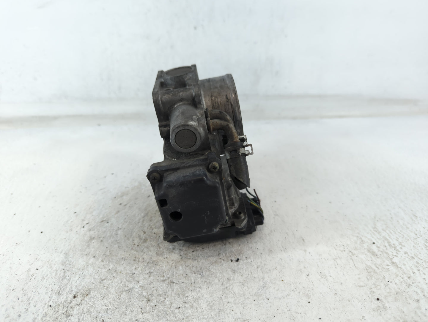 2008-2012 Honda Accord Throttle Body Fits Fits 2008 2009 2010 2011 2012 OEM Used Auto Parts - Oemusedautoparts1.com