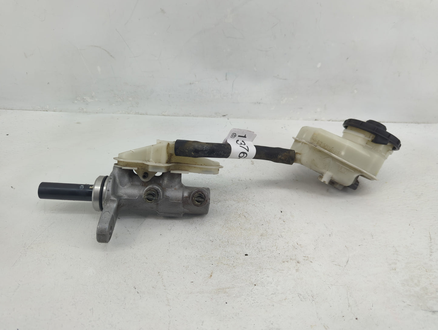2012-2015 Honda Civic Brake Master Cylinder - Oemusedautoparts1.com