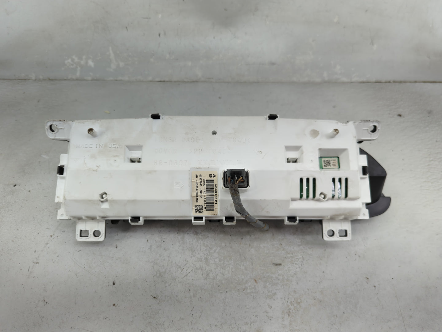 2012-2015 Honda Civic Instrument Cluster Speedometer Gauges P/N:78100-TR0-A120-M1 HR0397002K1CB Miles:137K Fits OEM Used Aut