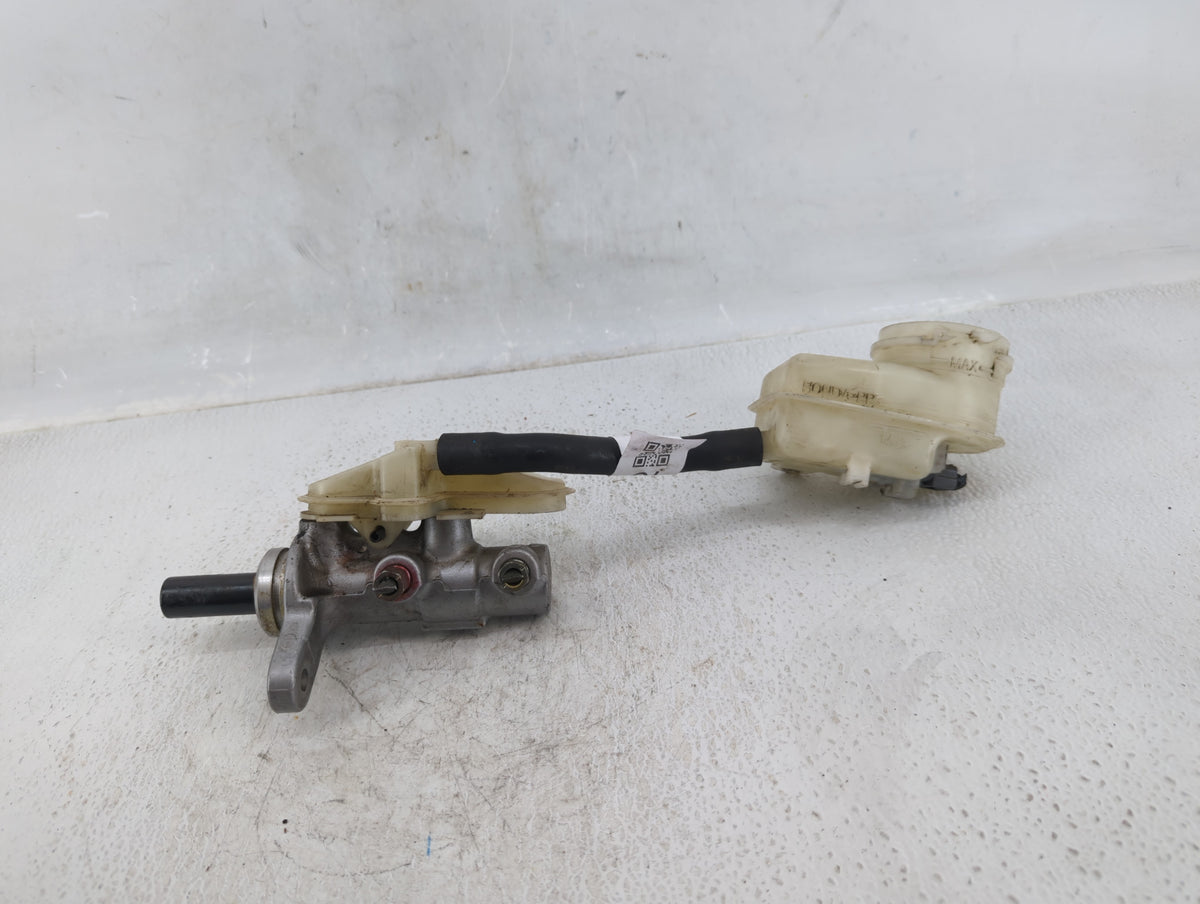 2012-2015 Honda Civic Brake Master Cylinder 608882 - Oemusedautoparts1.com