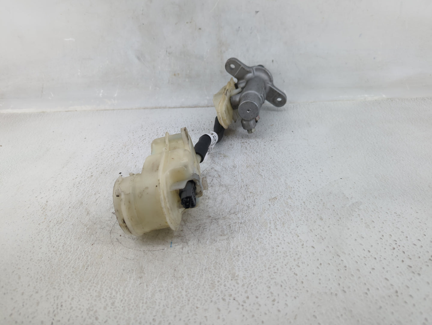 2012-2015 Honda Civic Brake Master Cylinder - Oemusedautoparts1.com