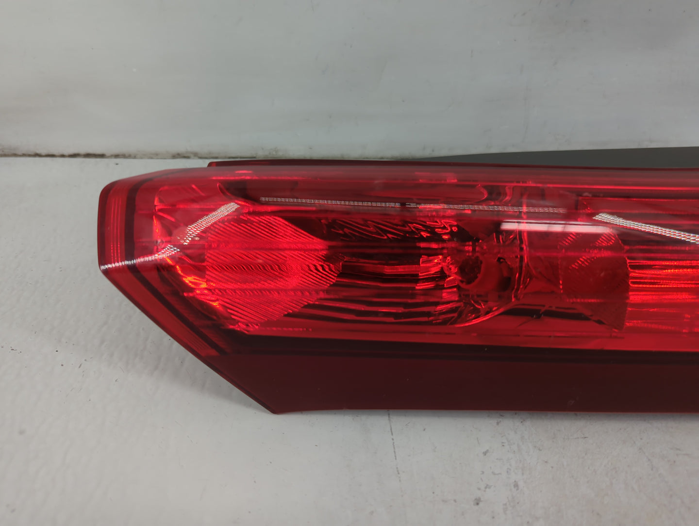 2012-2014 Honda Cr-V Tail Light Assembly Passenger Right OEM Fits Fits 2012 2013 2014 OEM Used Auto Parts - Oemusedautoparts