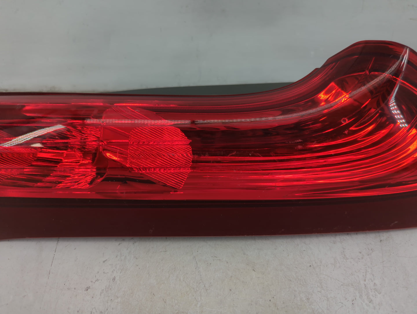 2012-2014 Honda Cr-V Tail Light Assembly Passenger Right OEM Fits Fits 2012 2013 2014 OEM Used Auto Parts - Oemusedautoparts