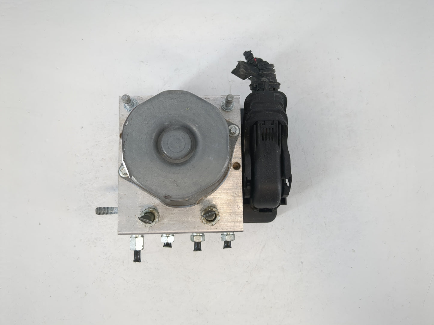 2012 Honda Cr-V ABS Pump Control Module Replacement P/N:57110-t0h-a030 m1 Fits OEM Used Auto Parts - Oemusedautoparts1.com