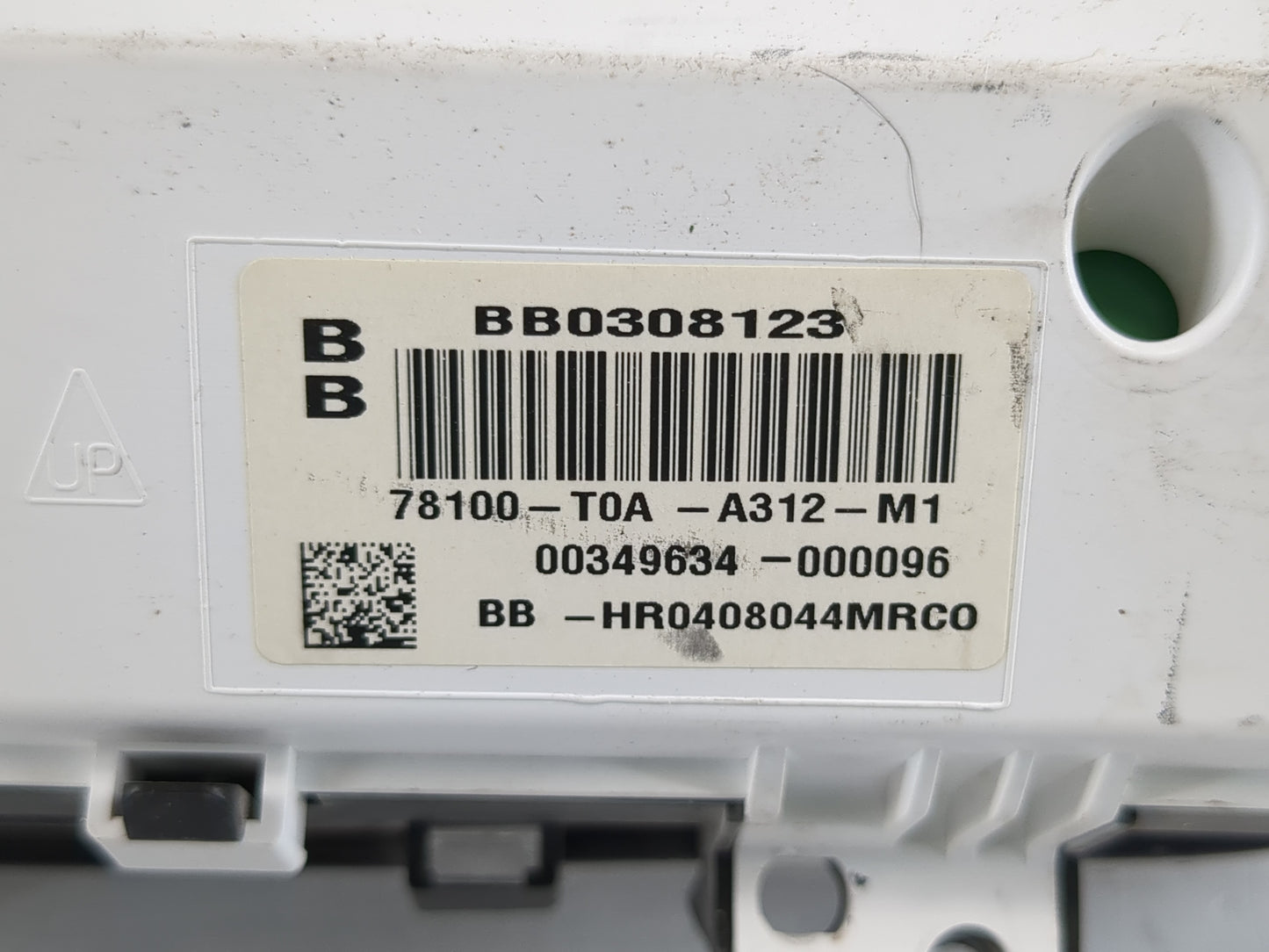 2012-2013 Honda Cr-V Instrument Cluster Speedometer Gauges P/N:78100-T0A-A312-M1 Fits Fits 2012 2013 OEM Used Auto Parts - O