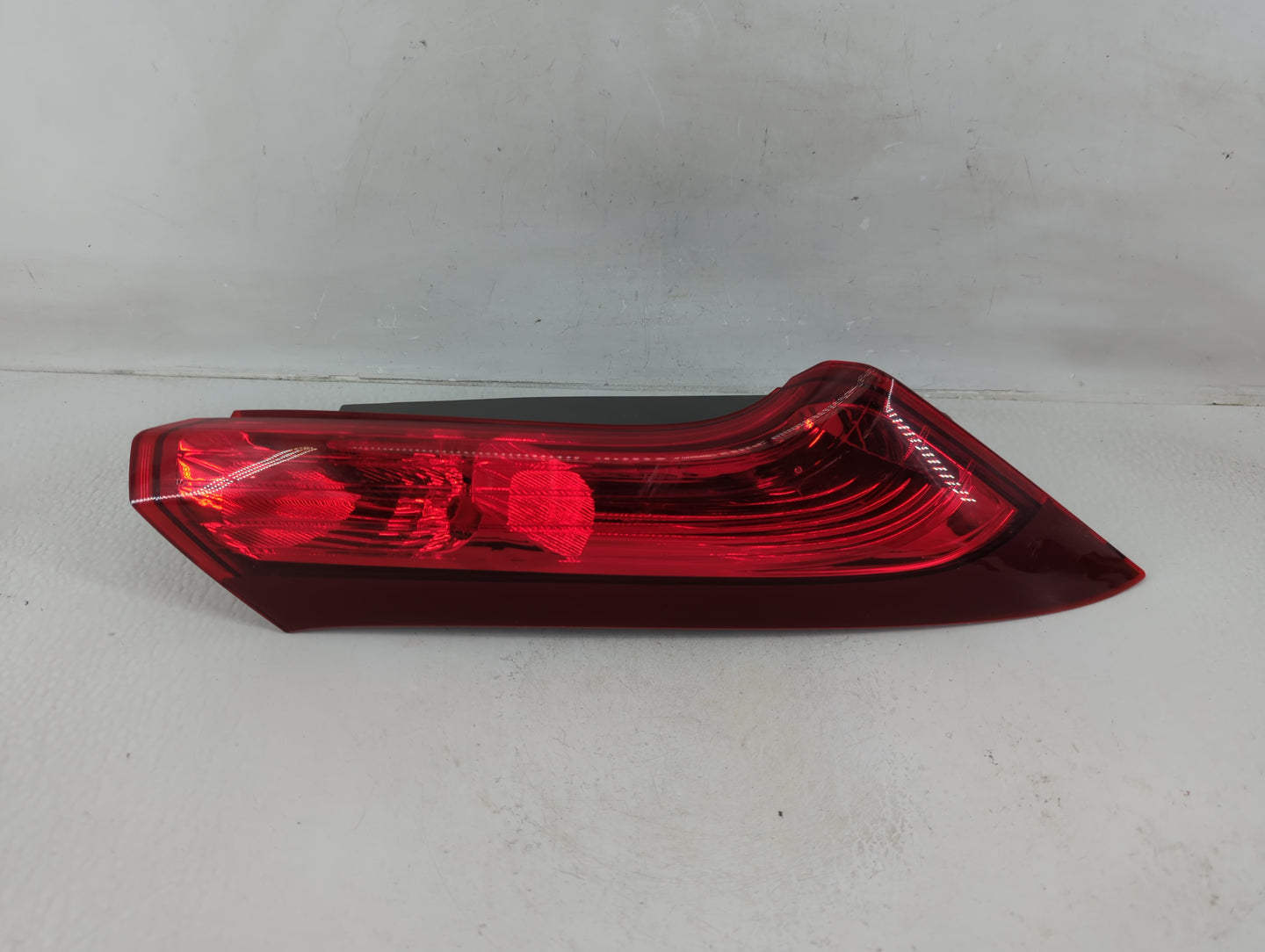 2012-2014 Honda Cr-V Tail Light Assembly Passenger Right OEM Fits Fits 2012 2013 2014 OEM Used Auto Parts - Oemusedautoparts