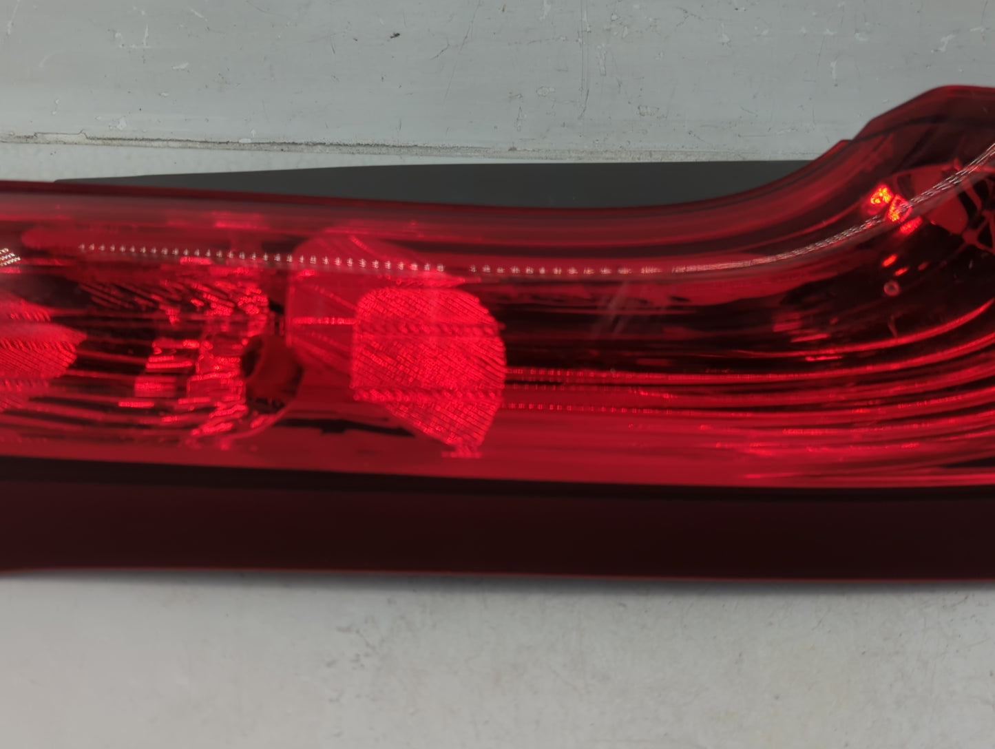 2012-2014 Honda Cr-V Tail Light Assembly Passenger Right OEM Fits Fits 2012 2013 2014 OEM Used Auto Parts - Oemusedautoparts