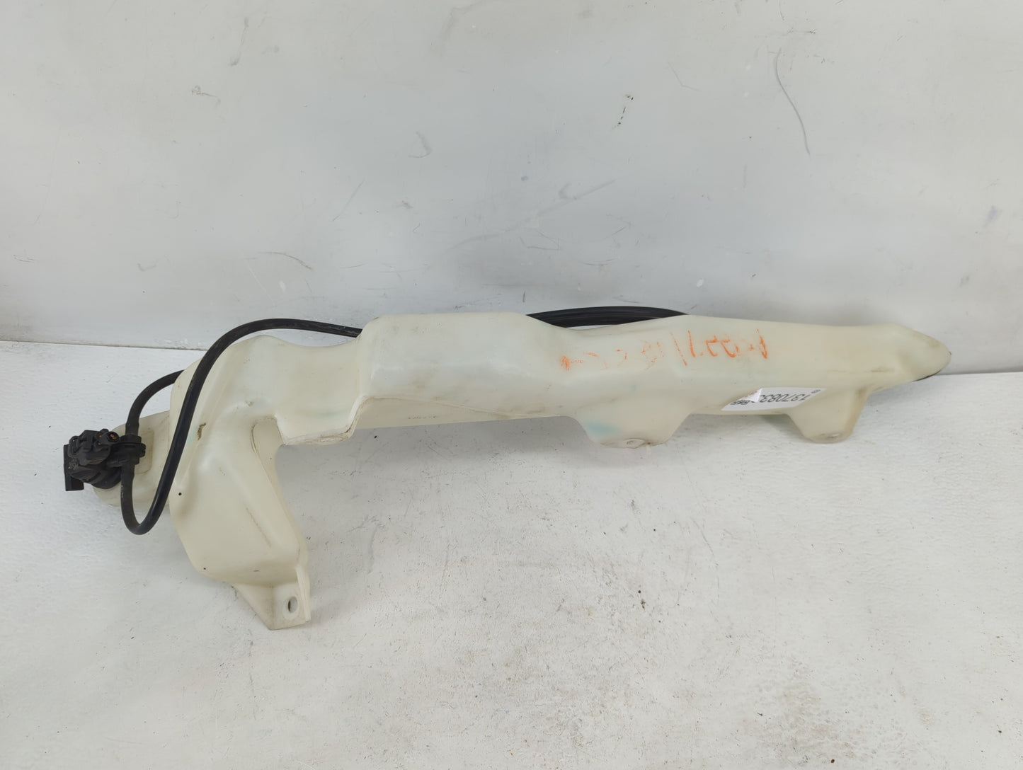 2012-2012 Honda Cr-v Windshield Washer Fluid Reservoir Bottle Oem - Oemusedautoparts1.com