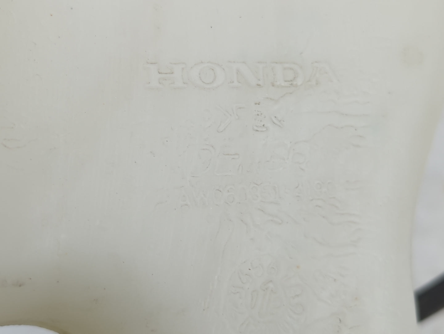 2012-2012 Honda Cr-v Windshield Washer Fluid Reservoir Bottle Oem - Oemusedautoparts1.com