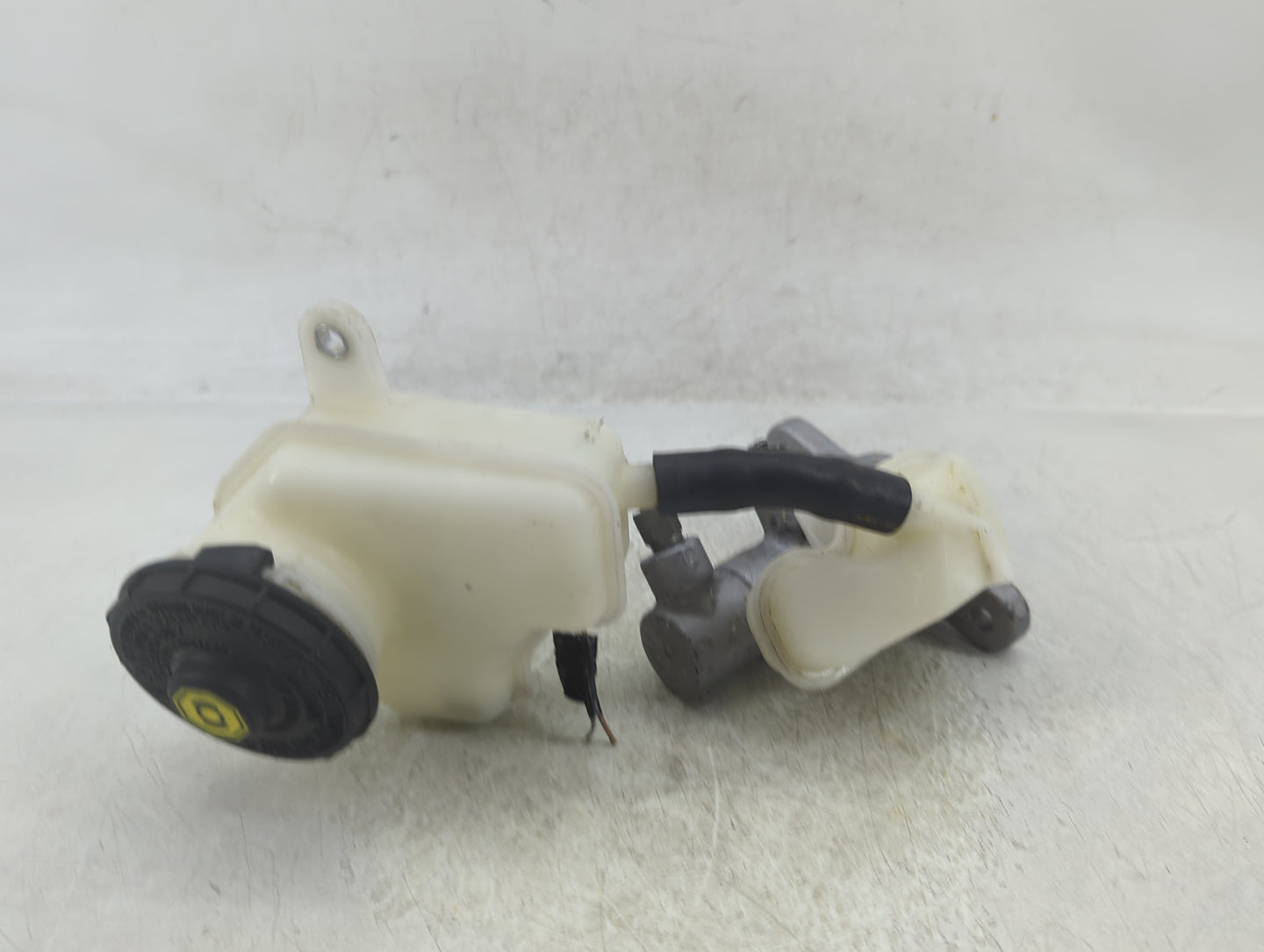 2012-2016 Honda Cr-v Brake Master Cylinder - Oemusedautoparts1.com