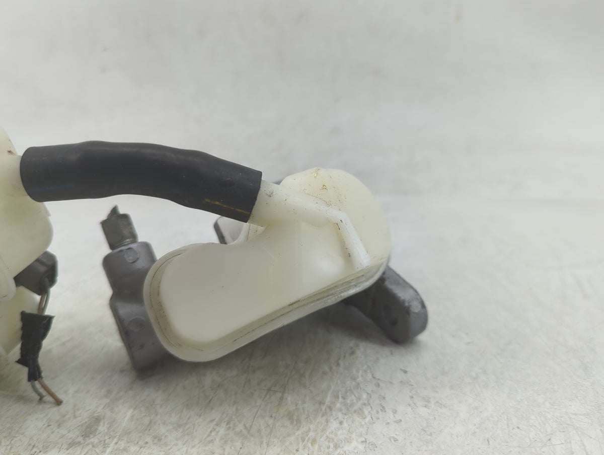 2012-2016 Honda Cr-v Brake Master Cylinder 1383102 - Oemusedautoparts1.com