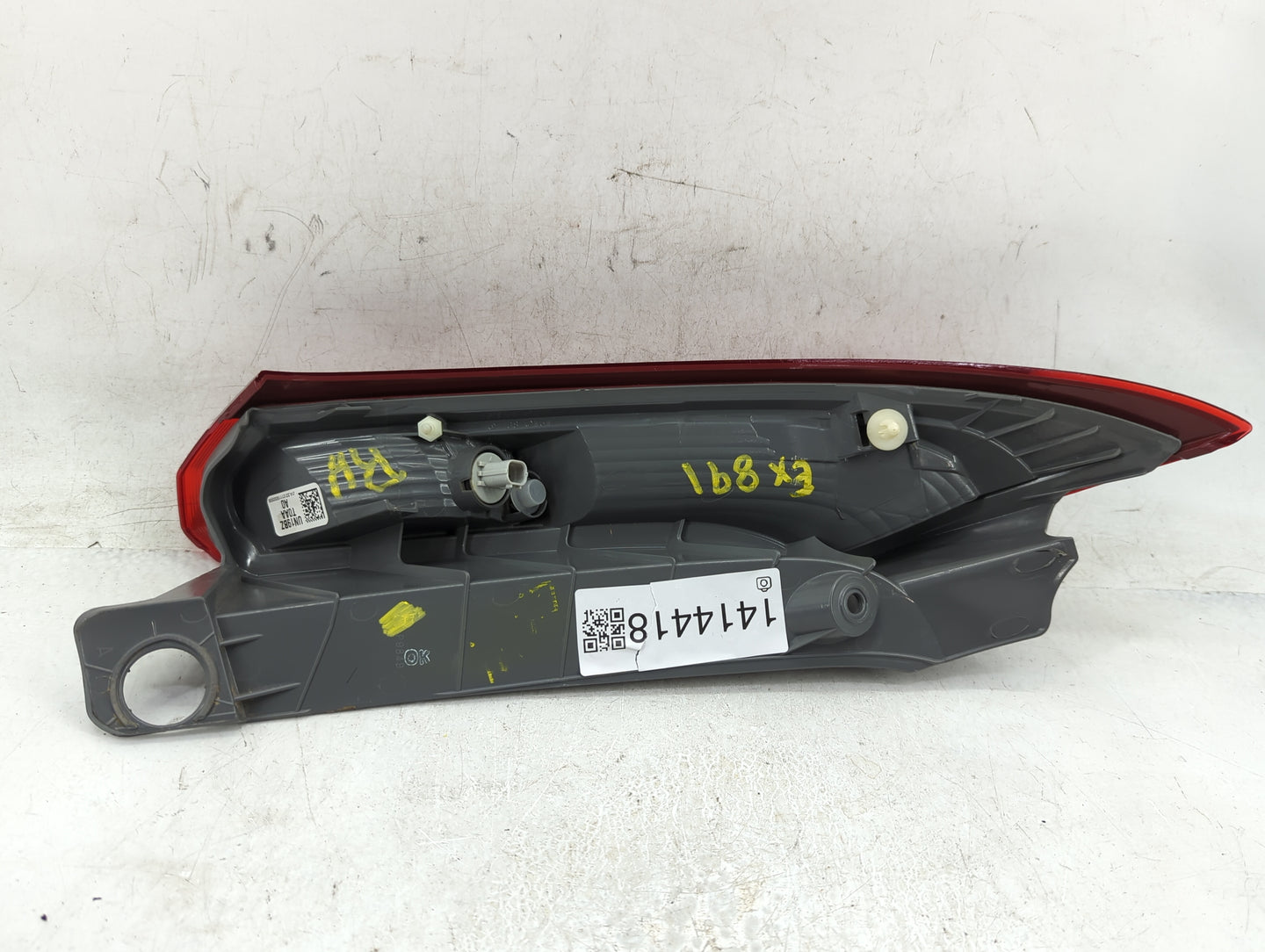 2012-2014 Honda Cr-V Tail Light Assembly Passenger Right OEM P/N:P9849 Fits Fits 2012 2013 2014 OEM Used Auto Parts - Oemuse
