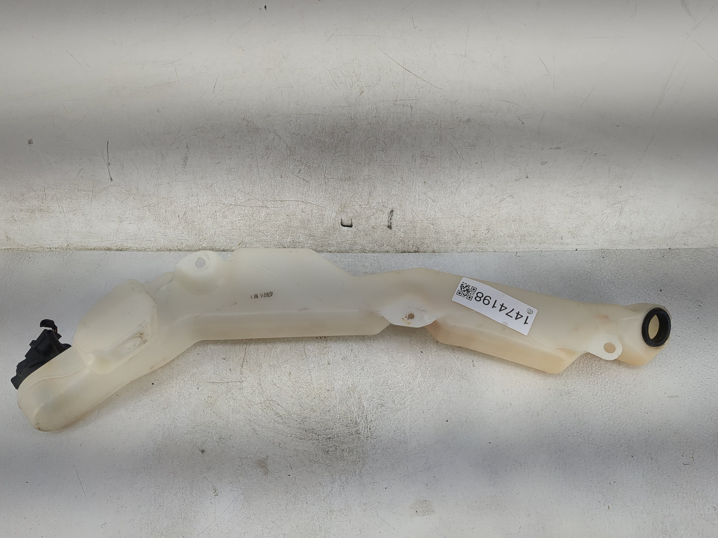 2012-2012 Honda Cr-v Windshield Washer Fluid Reservoir Bottle Oem - Oemusedautoparts1.com