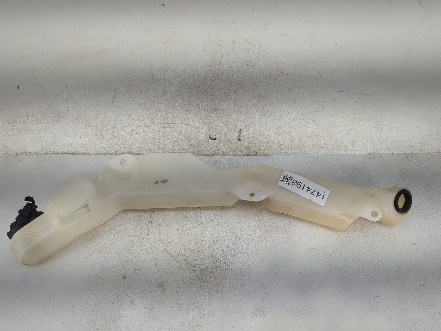 2012-2012 Honda Cr-v Windshield Washer Fluid Reservoir Bottle Oem - Oemusedautoparts1.com