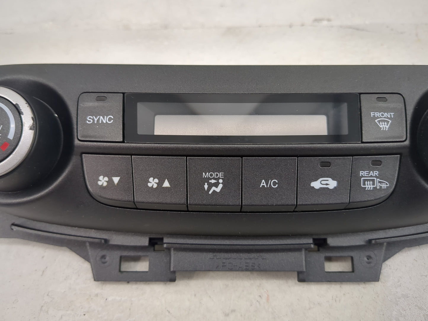 2012 Honda Cr-V Climate Control Module Temperature AC/Heater Replacement P/N:79600T0GA410M1 Fits OEM Used Auto Parts - Oemus