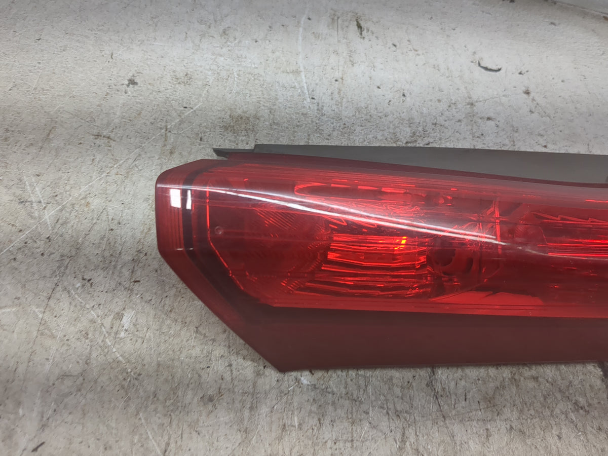 2012-2014 Honda Cr-v Passenger Right Side Deck Lid Mounted Tail Light 1501735 - Oemusedautoparts1.com