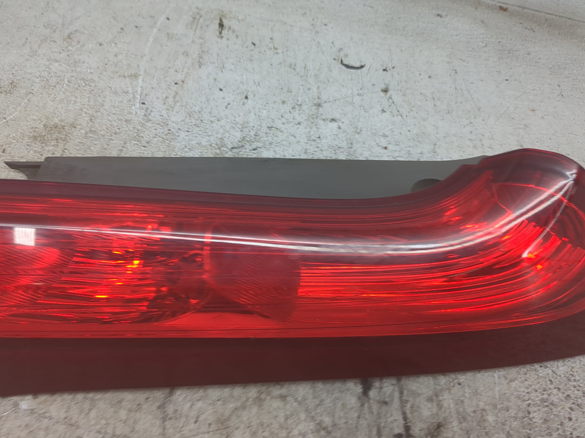 2012-2014 Honda Cr-v Passenger Right Side Deck Lid Mounted Tail Light 1501735 - Oemusedautoparts1.com