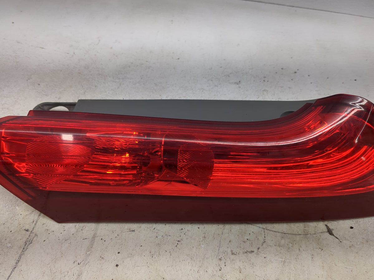 2012-2014 Honda Cr-v Passenger Right Side Deck Lid Mounted Tail Light 1512865 - Oemusedautoparts1.com