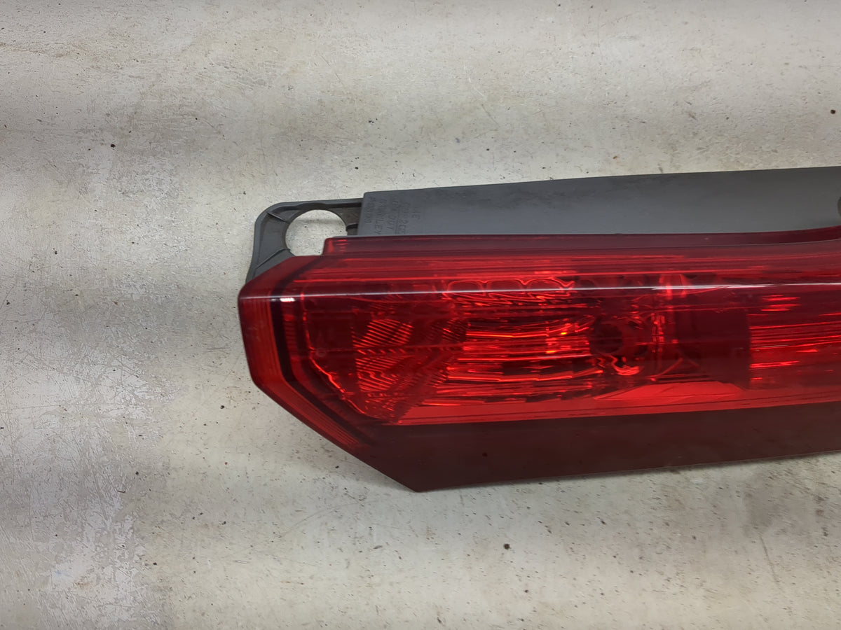 2012-2014 Honda Cr-v Passenger Right Side Deck Lid Mounted Tail Light 1513592 - Oemusedautoparts1.com