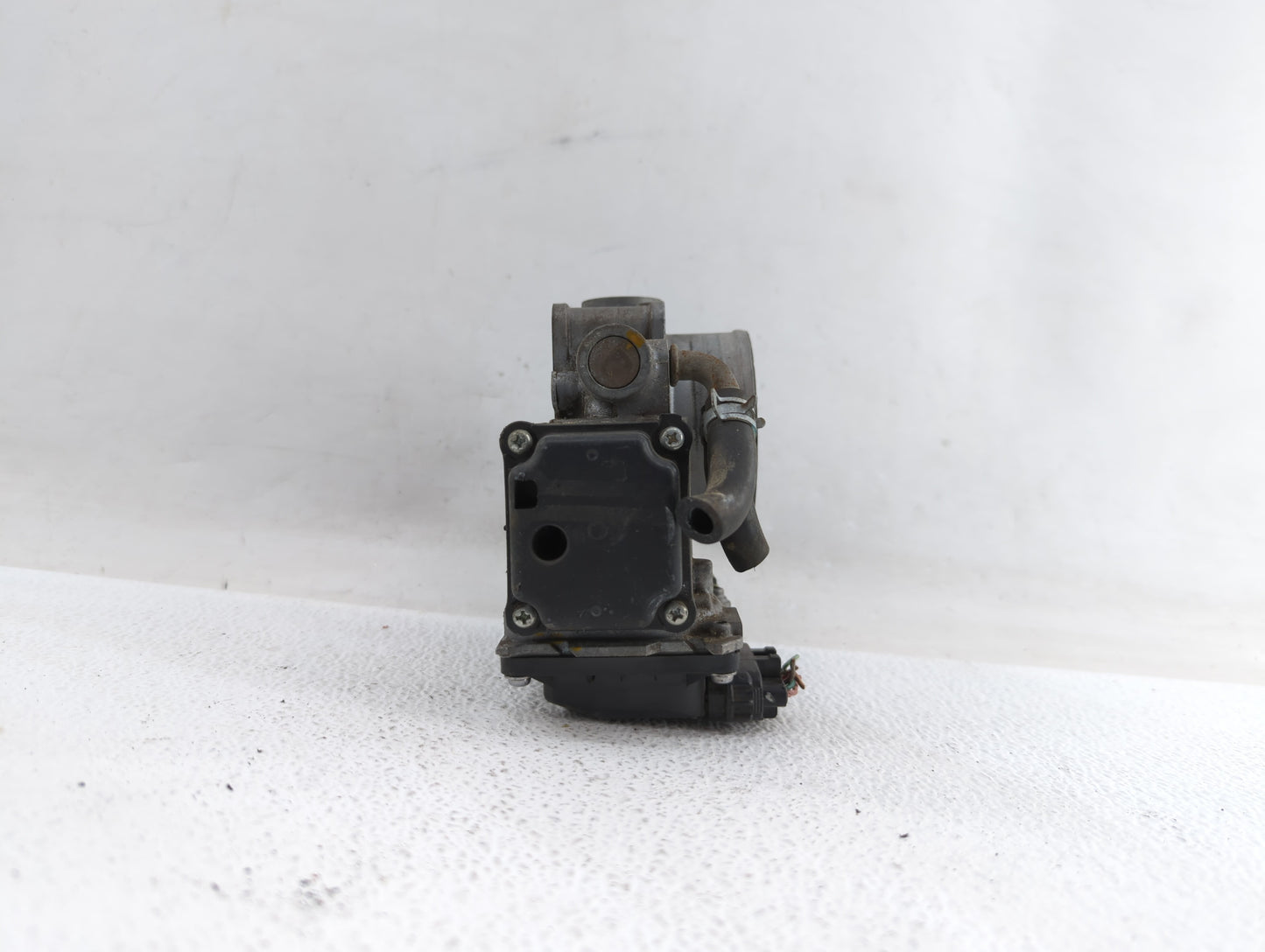2010-2013 Honda Cr-V Throttle Body P/N:GMD7E GME1A Fits Fits 2010 2011 2012 2013 2014 OEM Used Auto Parts - Oemusedautoparts