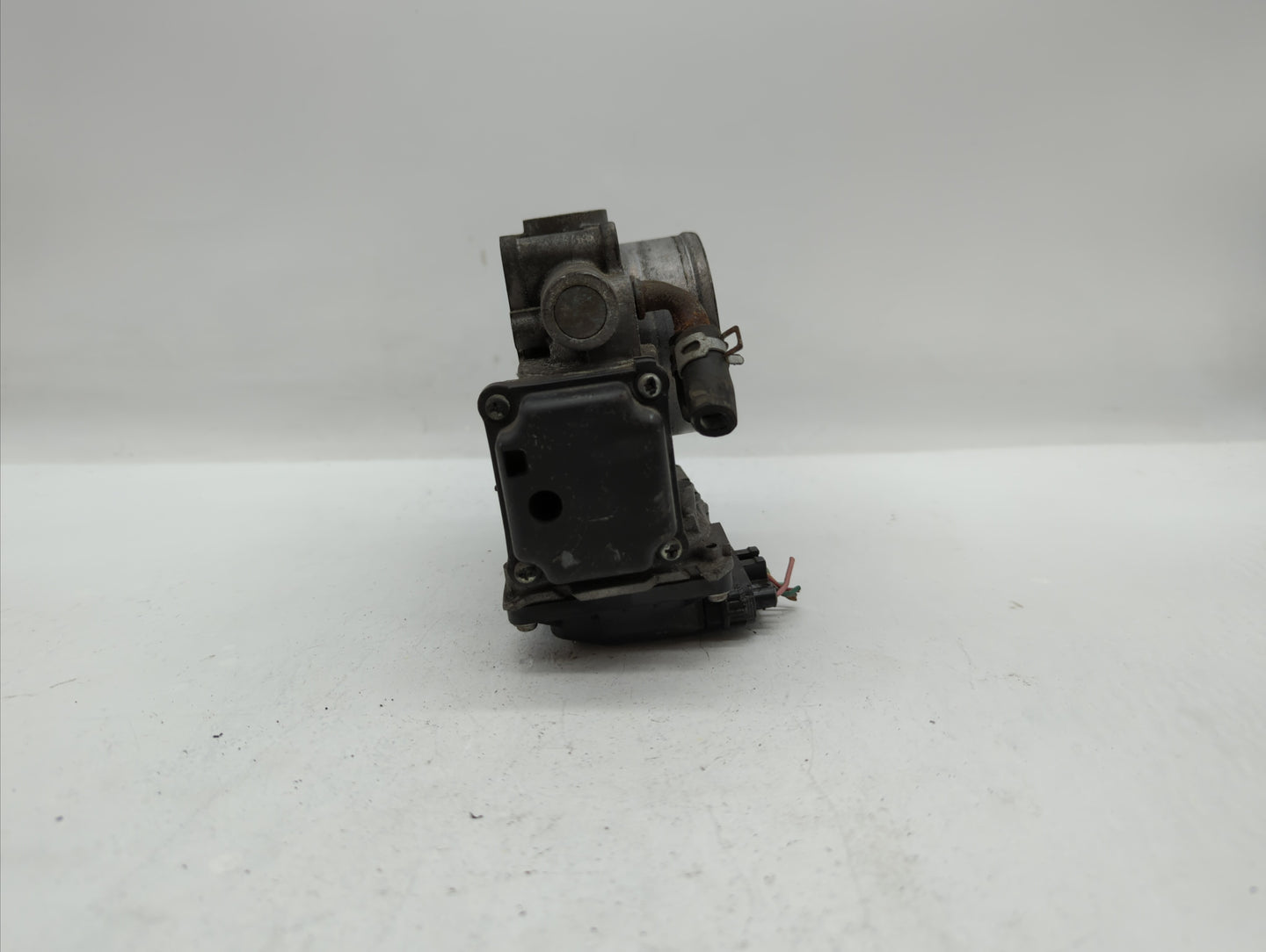 2010-2013 Honda Cr-V Throttle Body P/N:GMD7E GME1A Fits Fits 2010 2011 2012 2013 2014 OEM Used Auto Parts - Oemusedautoparts