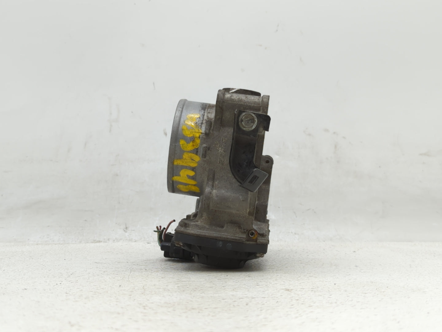 2010-2013 Honda Cr-V Throttle Body P/N:GMD7E GME1A Fits Fits 2010 2011 2012 2013 2014 OEM Used Auto Parts - Oemusedautoparts
