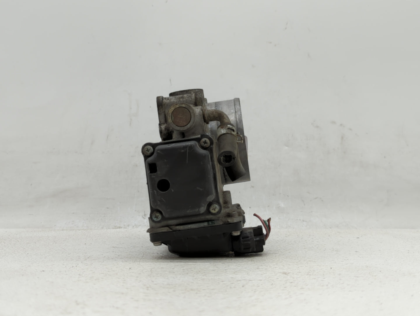 2010-2013 Honda Cr-V Throttle Body P/N:GMD7E GME1A Fits Fits 2010 2011 2012 2013 2014 OEM Used Auto Parts - Oemusedautoparts