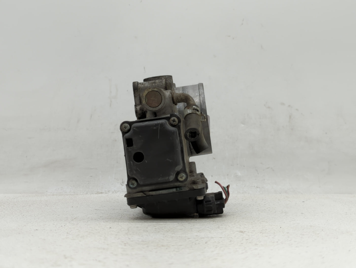 2010-2013 Honda Cr-V Throttle Body P/N:GMD7E GME1A Fits Fits 2010 2011 2012 2013 2014 OEM Used Auto Parts - Oemusedautoparts