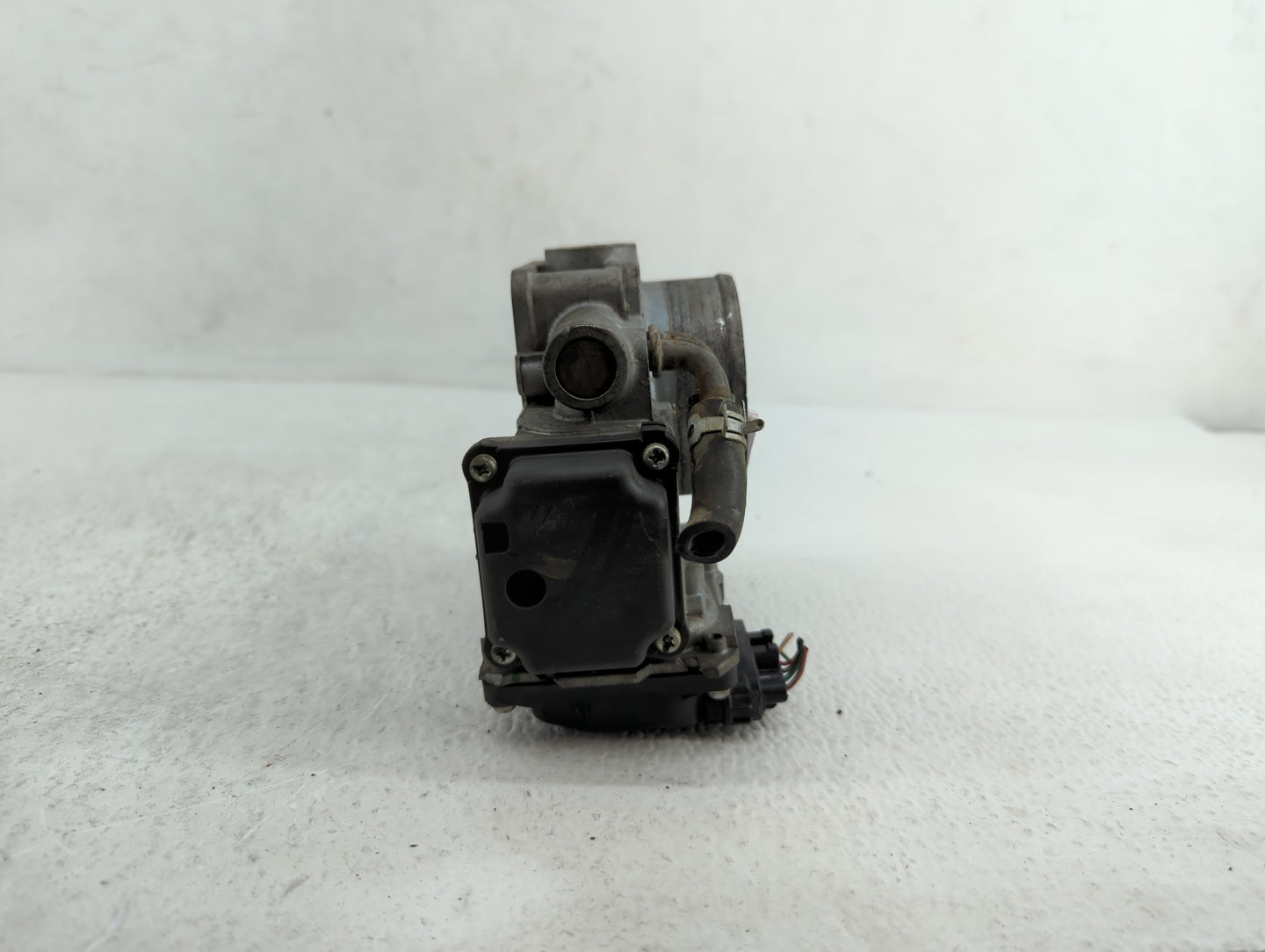 2010-2013 Honda Cr-V Throttle Body P/N:GMD7E GME1A Fits Fits 2010 2011 2012 2013 2014 OEM Used Auto Parts - Oemusedautoparts