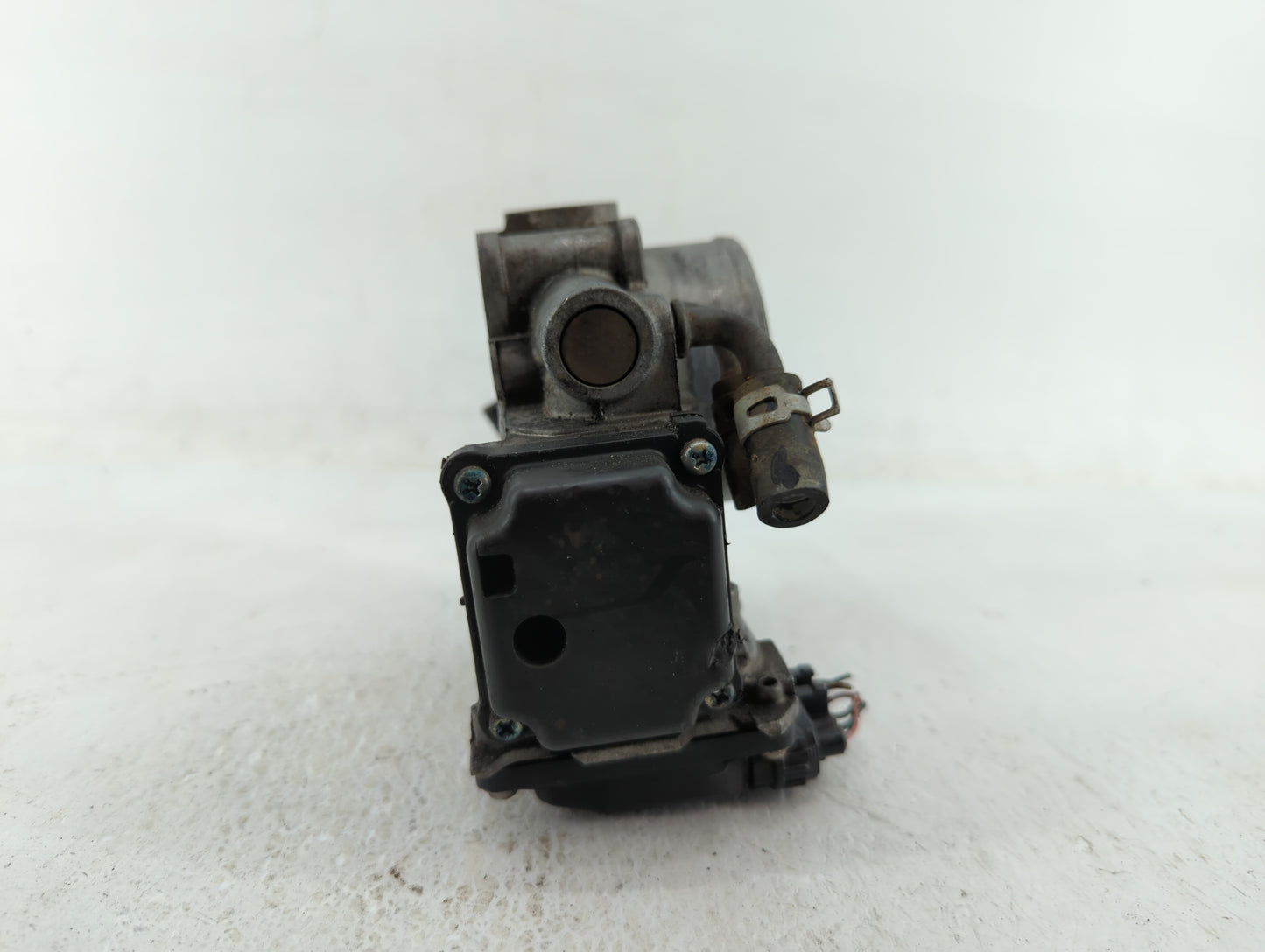 2010-2013 Honda Cr-V Throttle Body P/N:GMD7E GME1A Fits Fits 2010 2011 2012 2013 2014 OEM Used Auto Parts - Oemusedautoparts