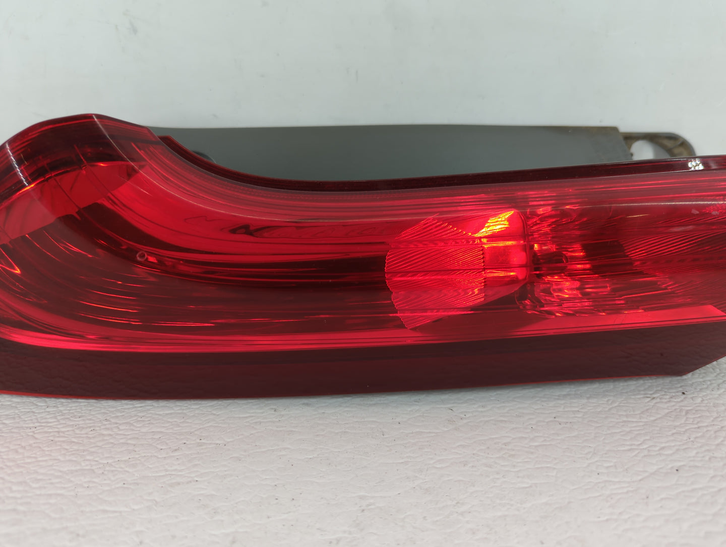 2012-2014 Honda Cr-V Tail Light Assembly Driver Left OEM P/N:UG22CXT0AAA0 UC11DZT0AA, UM01CZT0AA Fits Fits 2012 2013 2014 OE