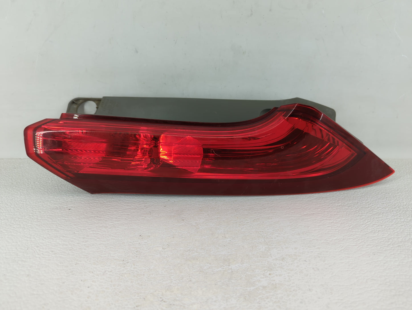 2012-2014 Honda Cr-V Tail Light Assembly Passenger Right OEM P/N:UA10CZT0AAA0 UE23CXT0AAA0, UP18BYTOAAAO Fits Fits 2012 2013