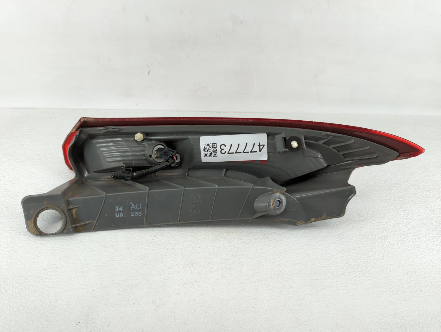 2012-2014 Honda Cr-V Tail Light Assembly Passenger Right OEM P/N:UA10CZT0AAA0 UE23CXT0AAA0, UP18BYTOAAAO Fits Fits 2012 2013